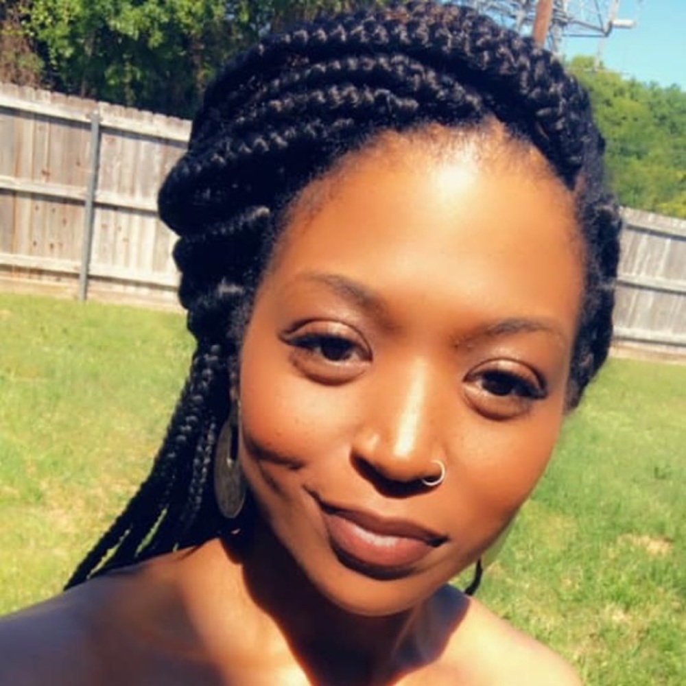 Meet your Posher, Yonique